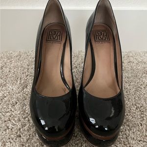 Pour La Victoire Patent Leather Black Pumps Size 8